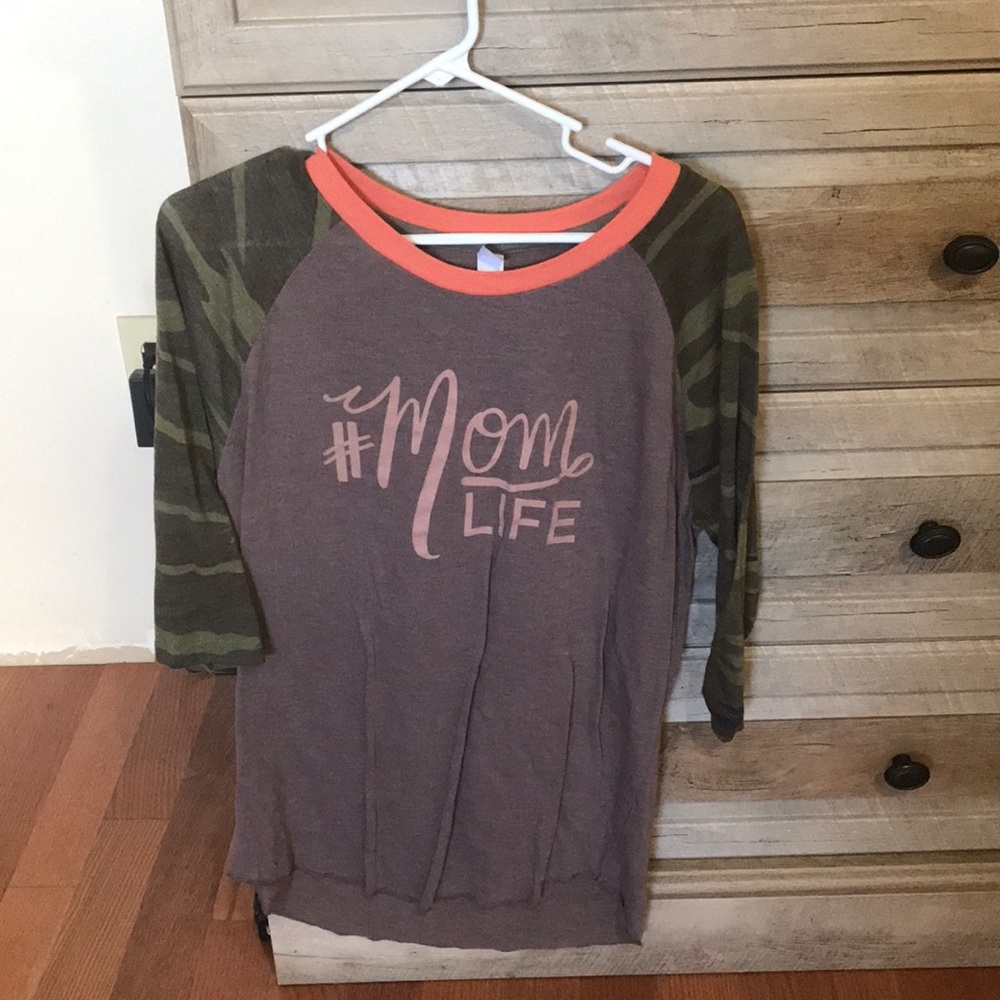 #MomLife raglan tee